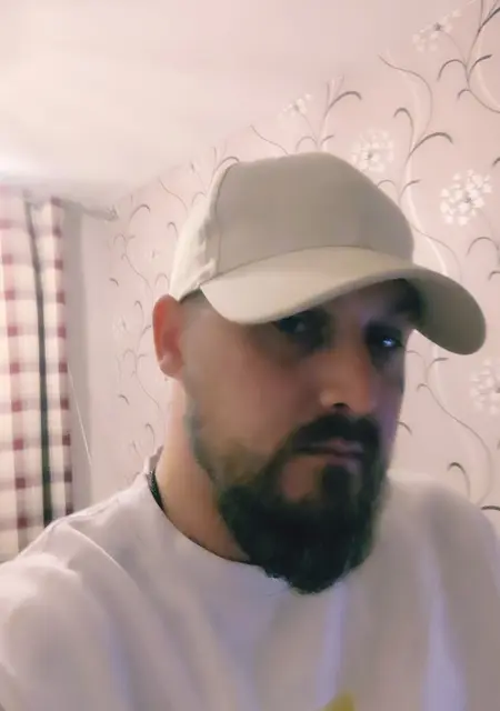 Matt из Сток-он-Трент, ищу на сайте постоянные отношения