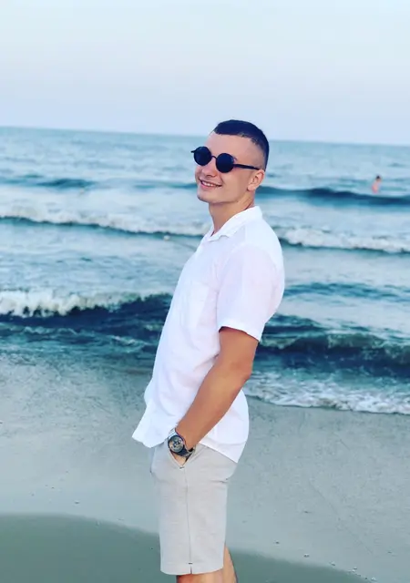 Я Максім, 25 років, знайомлюсь без зобов'язань у Хмельницькому