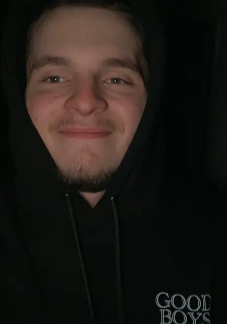 Я Роман, 24, знакомлюсь для открытые отношения в Харькове