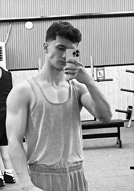 Я Ismoil, 21, знакомлюсь на одну ночь в Ташкенте