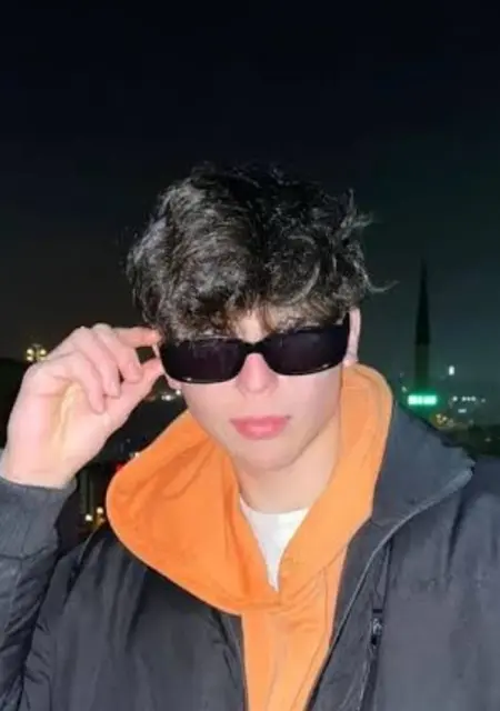 Alp из Стамбула, мне 28, познакомлюсь на одну ночь