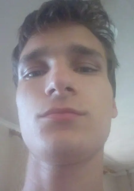 Кирилл з Мелітополя, мені 21 років, познайомлюсь для вірт