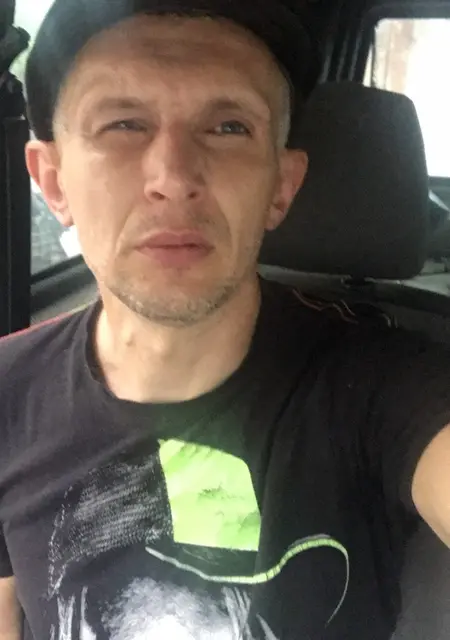 Лёша из Синельникова, мне 43, познакомлюсь для вирта