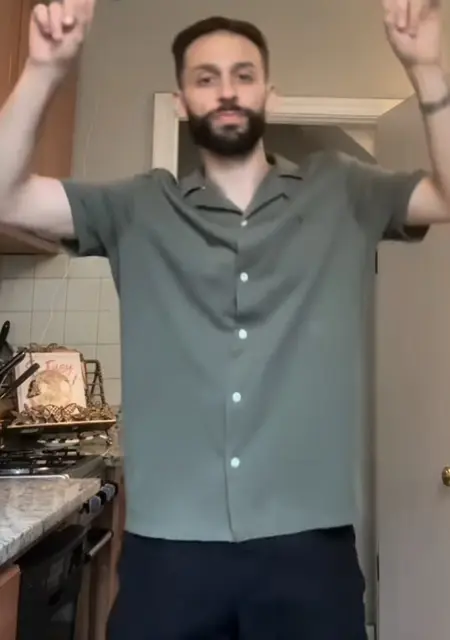 Я Артур, 32, знакомлюсь на одну ночь в Львове