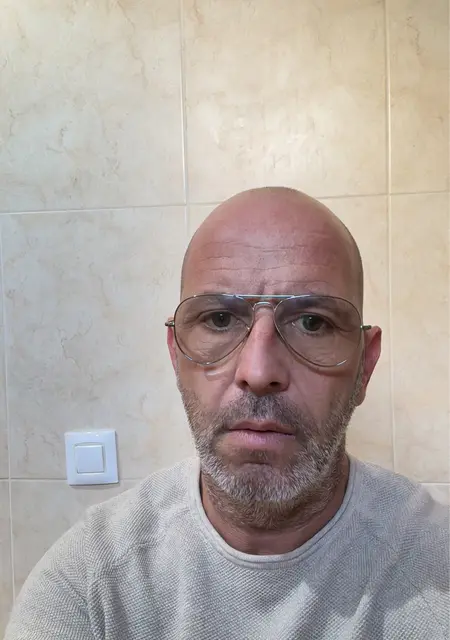 Soy Frankdkkf, 48 años de Villaviciosa de Odon, busco conocer gente para lío de una noche