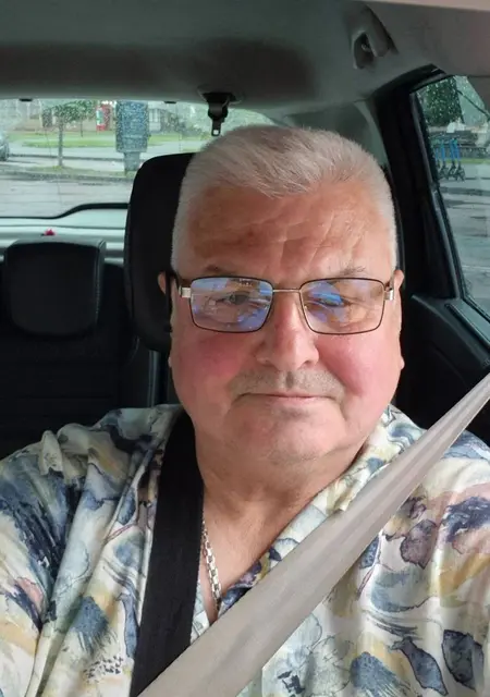 Я Владимир, 63 років, знайомлюсь для відкриті стосунки у Бердичів
