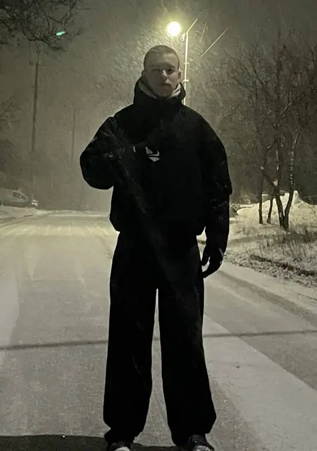 Я Саша, 18, знакомлюсь для приятного времяпровождения в Кропивницком