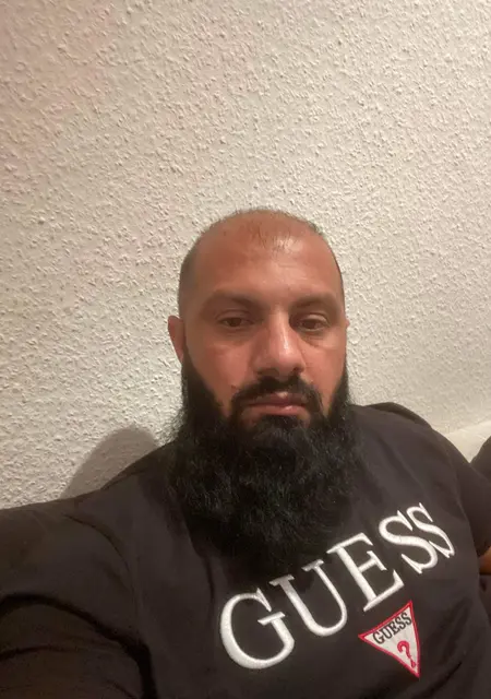 Daniel из Дуйсбурга, мне 41, познакомлюсь для вирта