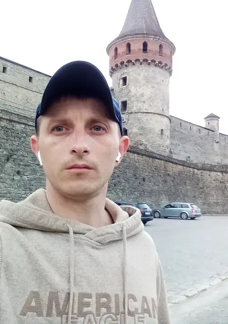 Lobzik из Киева, ищу на сайте знакомства на одну ночь