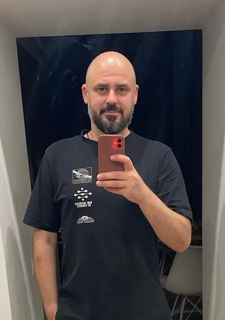 Александр из Хмельницкого, мне 38, познакомлюсь для приятного времяпровождения