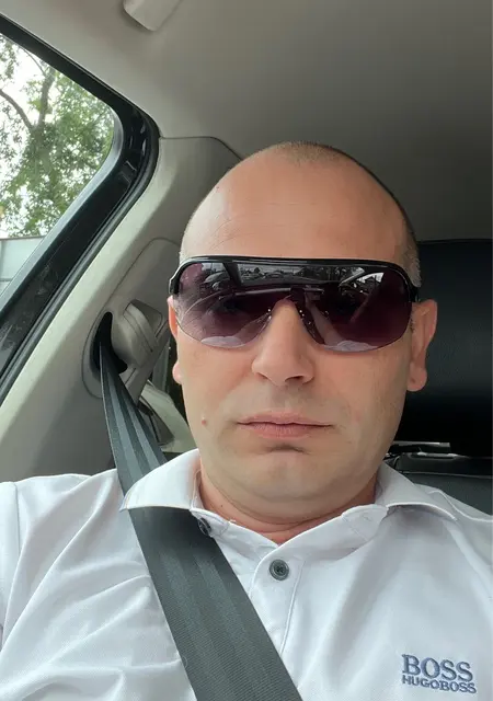 Karen из Еревана, ищу на сайте знакомства на одну ночь