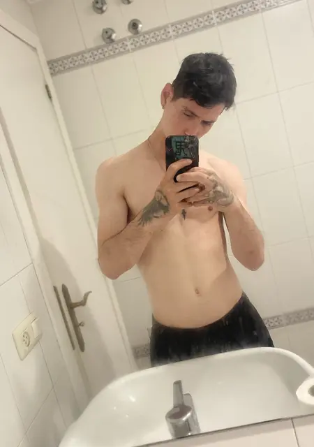 Soy Walter, 27 años de Madrid, busco conocer gente para chatear