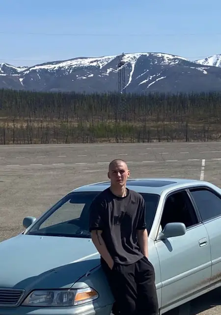 Владислав из Нью-йорка, мне 20, познакомлюсь для постоянных отношений