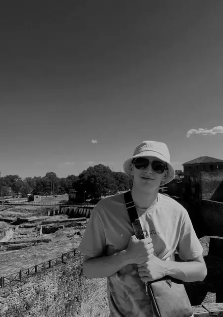 Я Данил, 23 років, знайомлюсь без зобов'язань у Кривому Розі