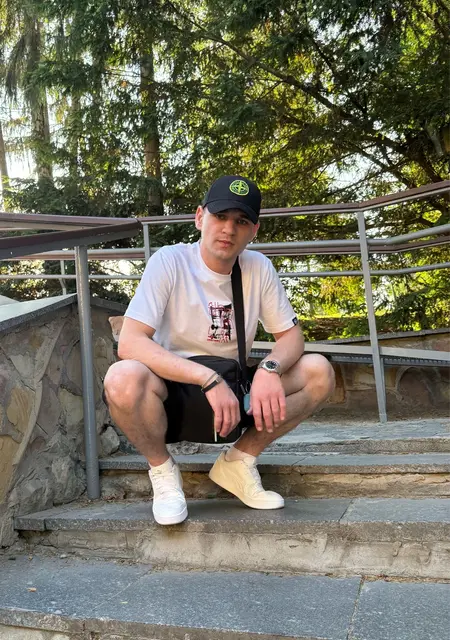 Я Павло, 24 років, знайомлюсь для відкриті стосунки у Вінниці