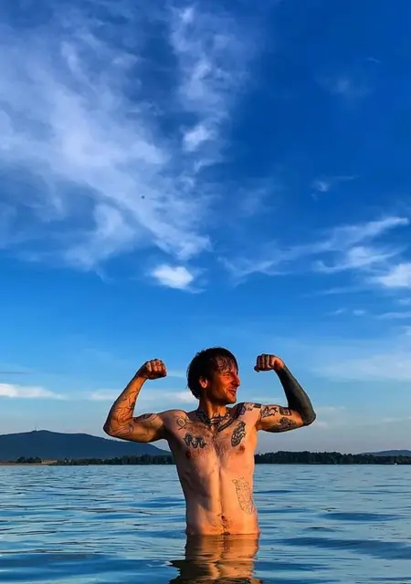 Тимур з Харкова, шукаю на сайті спілкування