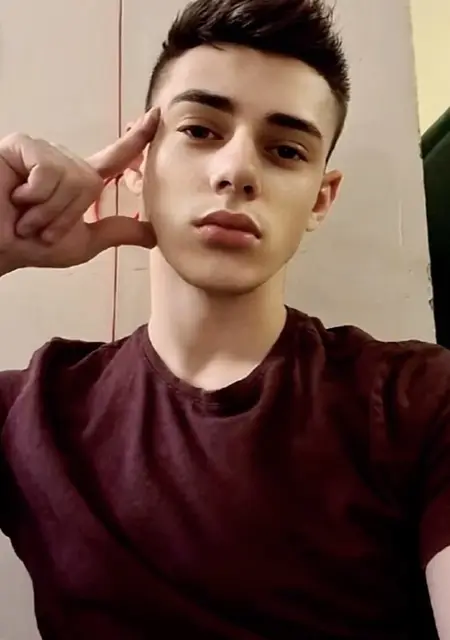 Я Kuddusi, 30, знакомлюсь на одну ночь в Стамбуле