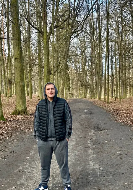 Я Maksim, 29, из Праги, ищу знакомство для приятного времяпровождения