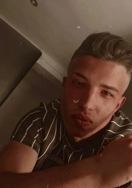 Soy Daniel Martin, 25 años, conociéndome para lío de una noche en Madrid