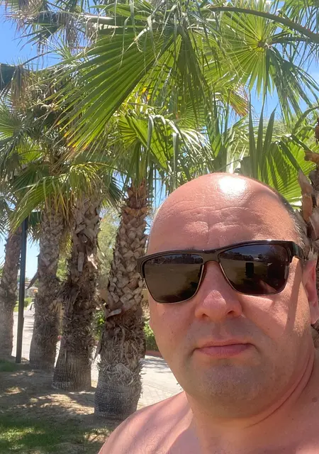 Юра из Могилёва, мне 40, познакомлюсь для приятного времяпровождения