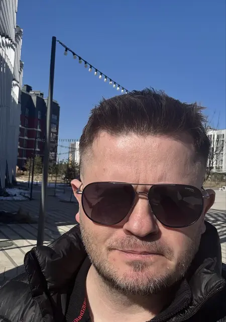 Я Sergey, 38, из Смолевичей, ищу знакомство для приятного времяпровождения