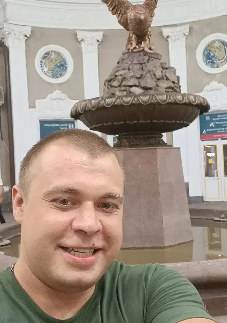 Евгений из Бердянска, ищу на сайте знакомства на одну ночь