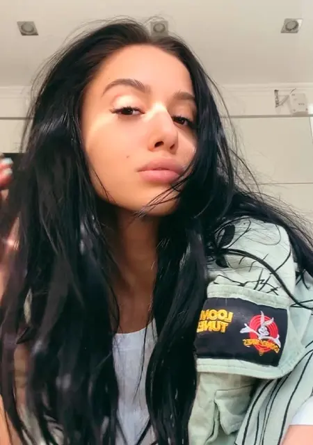 Я Ника, 27, из Караганды, ищу знакомство для совместных путешествий