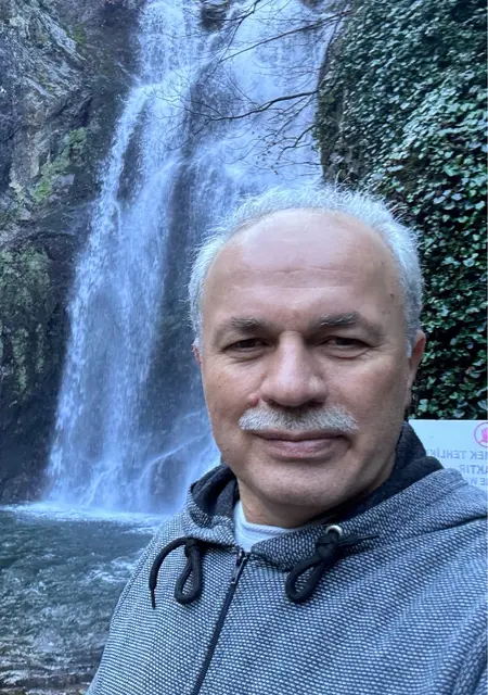 Ersin из Стамбула, мне 50, познакомлюсь для вирта