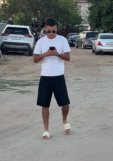 Я Артур, 20, из Еревана, ищу знакомство для дружбы