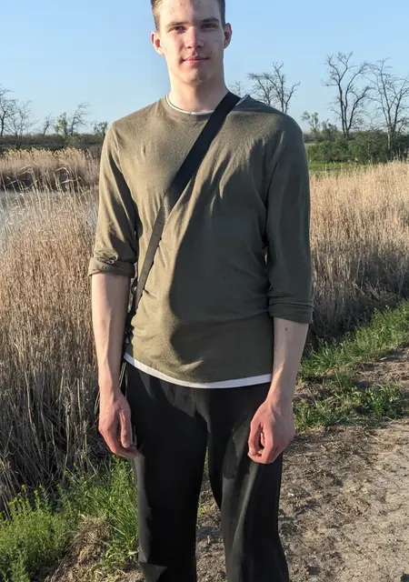 Іоанн из Кривого Рога, мне 18, познакомлюсь для приятного времяпровождения