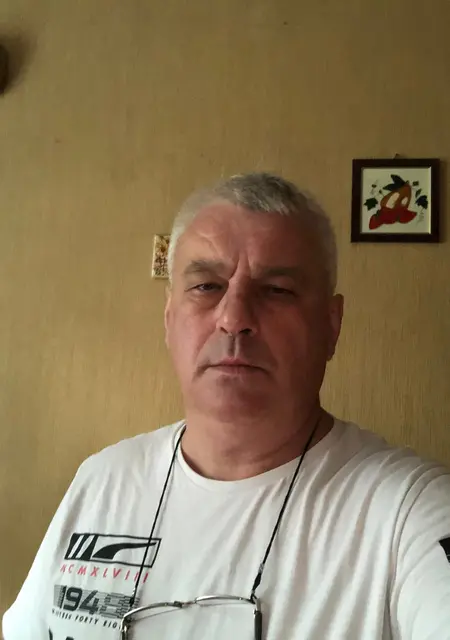 Я Роман, 56 років з Києва, шукаю знайомство для постійних стосунків