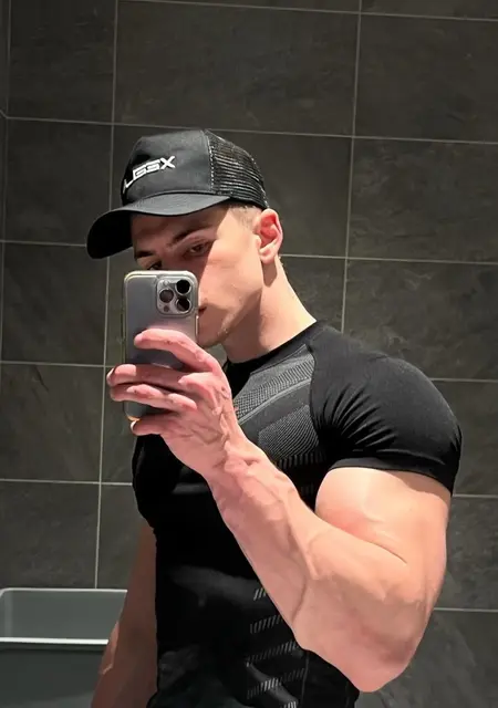 Kieran из Кингстон-апон-Халл, ищу на сайте знакомства на одну ночь