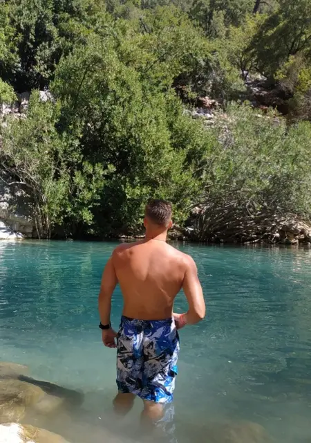 Vlad из Чугуева, ищу на сайте знакомства на одну ночь