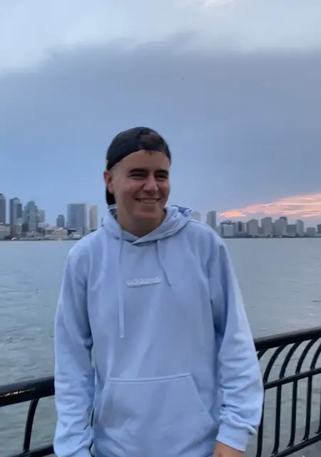 Donatss из Кальяри, мне 21, познакомлюсь для постоянных отношений