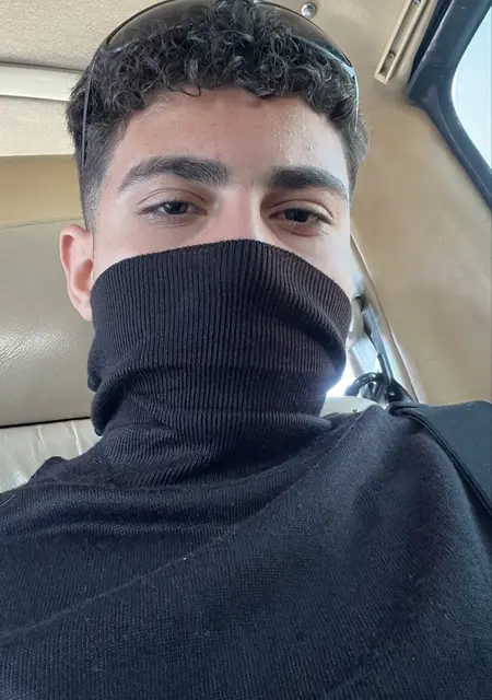 Я Ahmet Berk, 26, знакомлюсь на одну ночь в Денизлящем