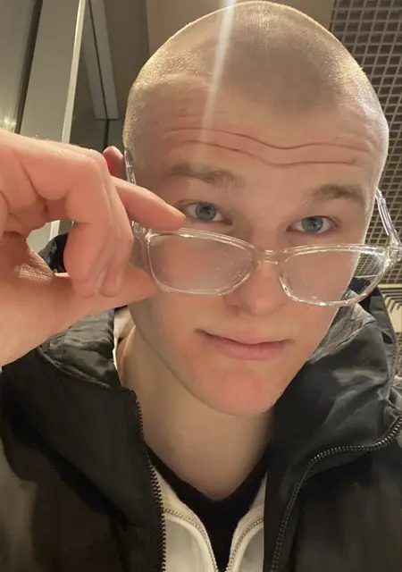 Назар из Днепра, мне 21, познакомлюсь для вирта