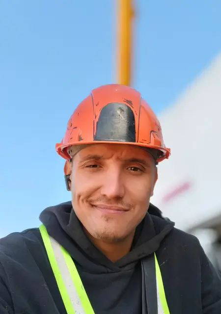 Я Артем, 28, знакомлюсь на одну ночь в Амстердаме