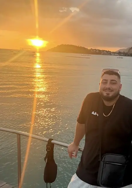 Carlos de Barcelona, tengo 28 años, listo para conocer para lío de una noche