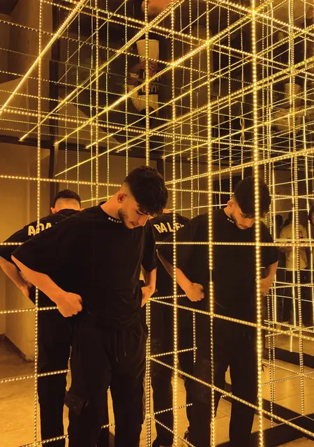 Я Emre, 19, из Стамбула, ищу знакомство для дружбы