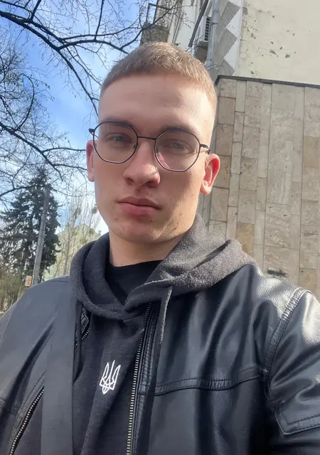 Я Славік, 20 років, знайомлюсь для вірт у Київ