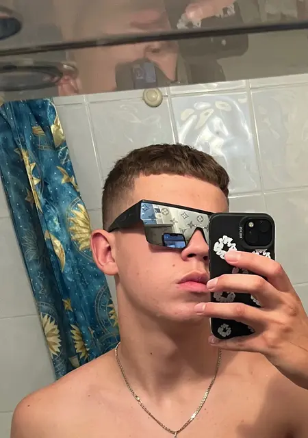 Павел из Могилёва, мне 25, познакомлюсь для общения