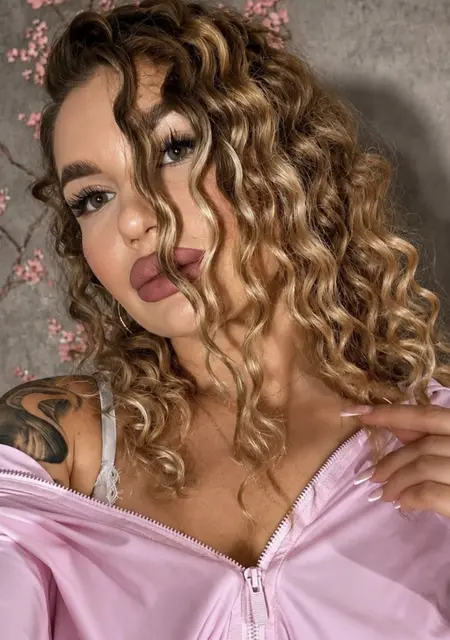 Я Ангелина, 20, знакомлюсь для дружбы в Алматы