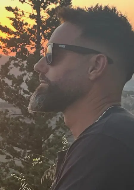 Pablo de Santa Eulalia del Río, tengo 44 años, listo para conocer para chatear