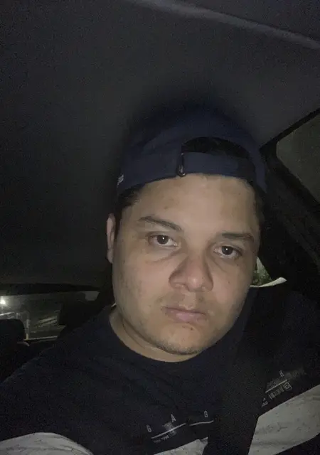 Soy Carlos, 38 años, conociéndome para relación a largo plazo en Santa Coloma de Gramenet