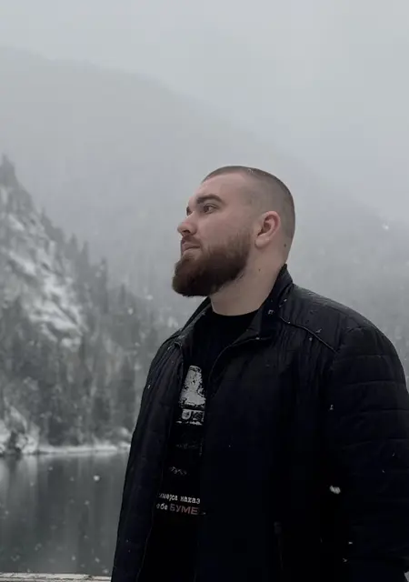 Я Артем, 24, из Амстердама, ищу знакомство для совместных путешествий