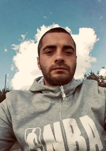 Я Георгий, 32 років з Одеси, шукаю знайомство для вірт