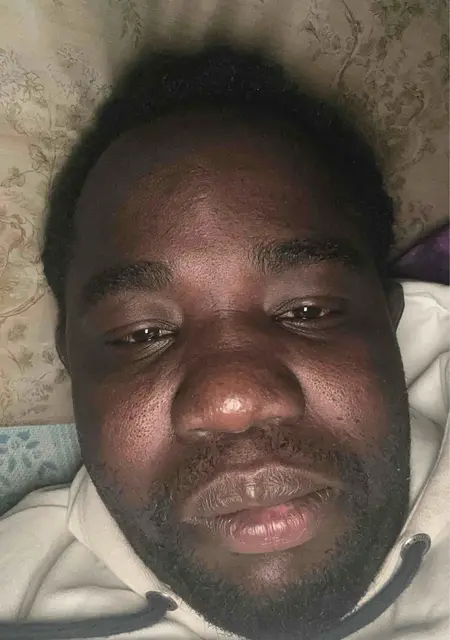 Soy Bara, 27 años de Granada, busco conocer gente para relación abierta