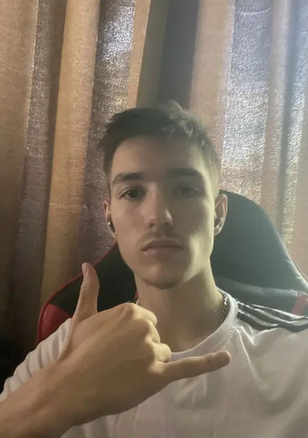 Никита из Борисполя, мне 19, познакомлюсь без обязательств