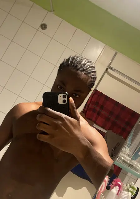 Gibriel из Ганновера, мне 27, познакомлюсь для вирта