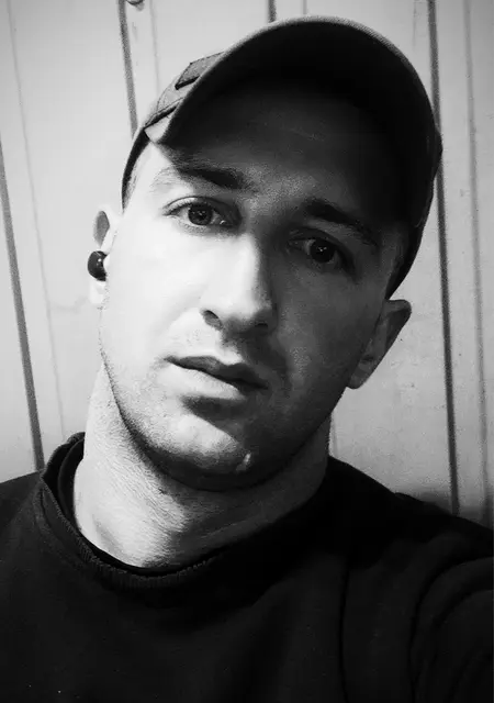 Я Станислав, 31 років з Харкова, шукаю знайомства на одну ніч